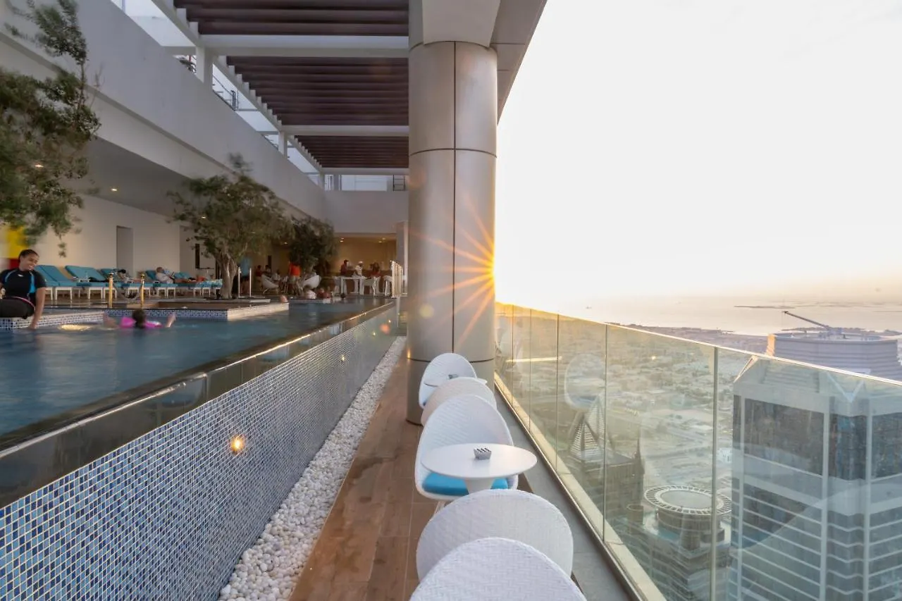 Magical Apartment With Rooftop Pool & Burj Khalifa View Dubai
