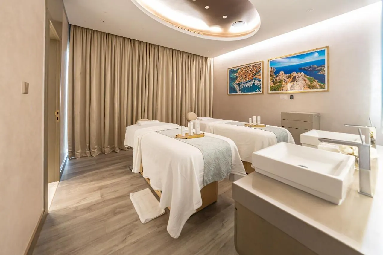 Magical Apartment With Rooftop Pool & Burj Khalifa View Dubai