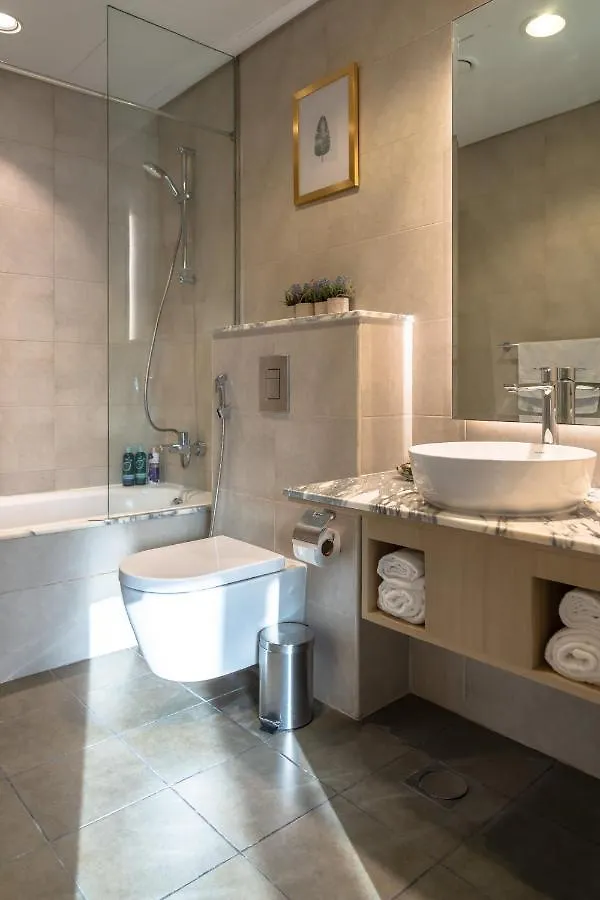 Magical Apartment With Rooftop Pool & Burj Khalifa View Dubai