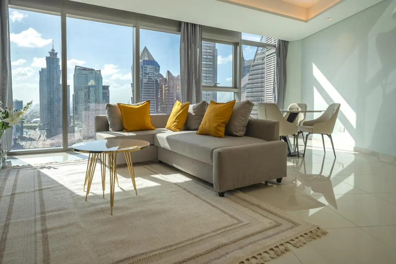 Magical Apartment With Rooftop Pool & Burj Khalifa View Dubai