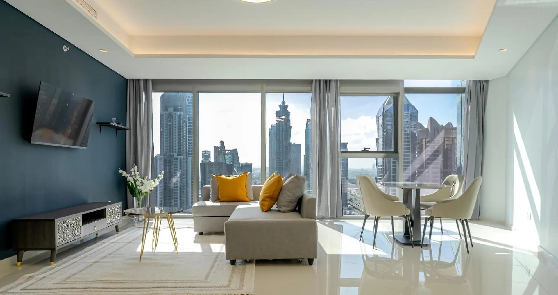 Magical Apartment With Rooftop Pool & Burj Khalifa View Dubai