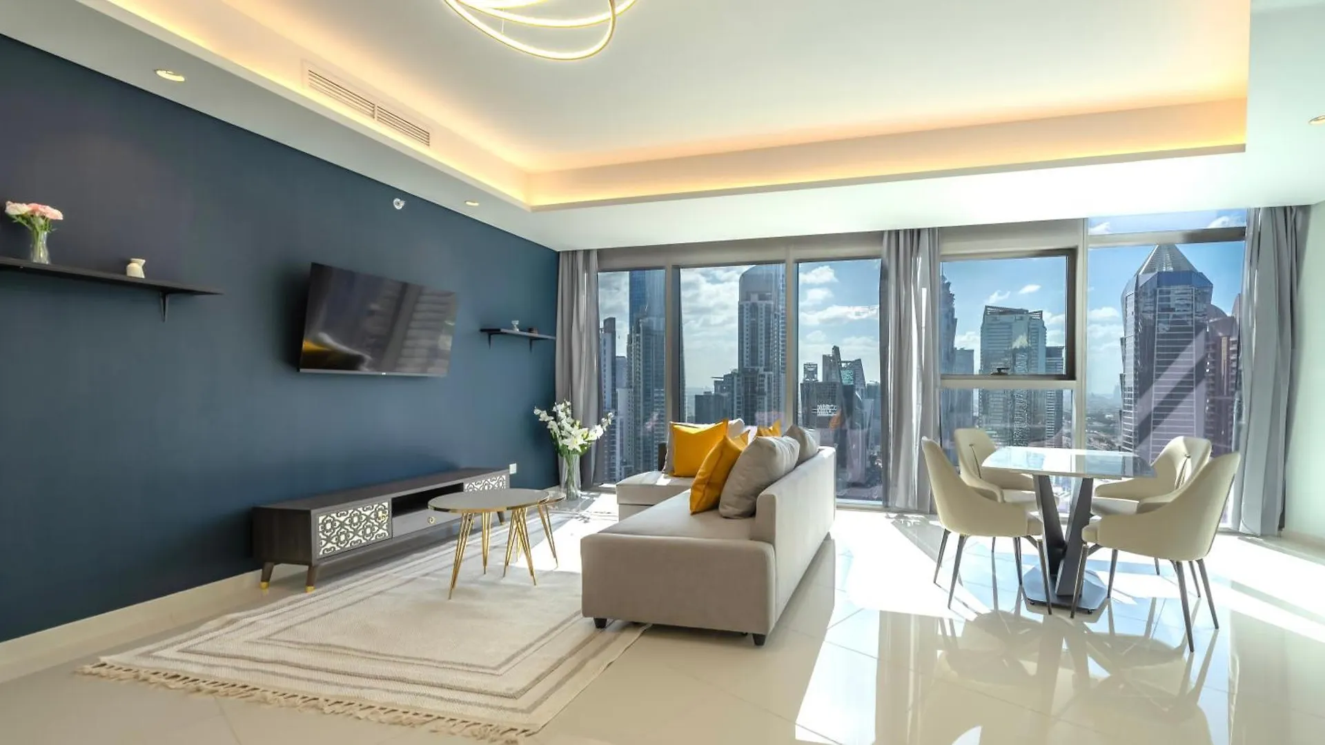 Magical Apartment With Rooftop Pool & Burj Khalifa View Dubai